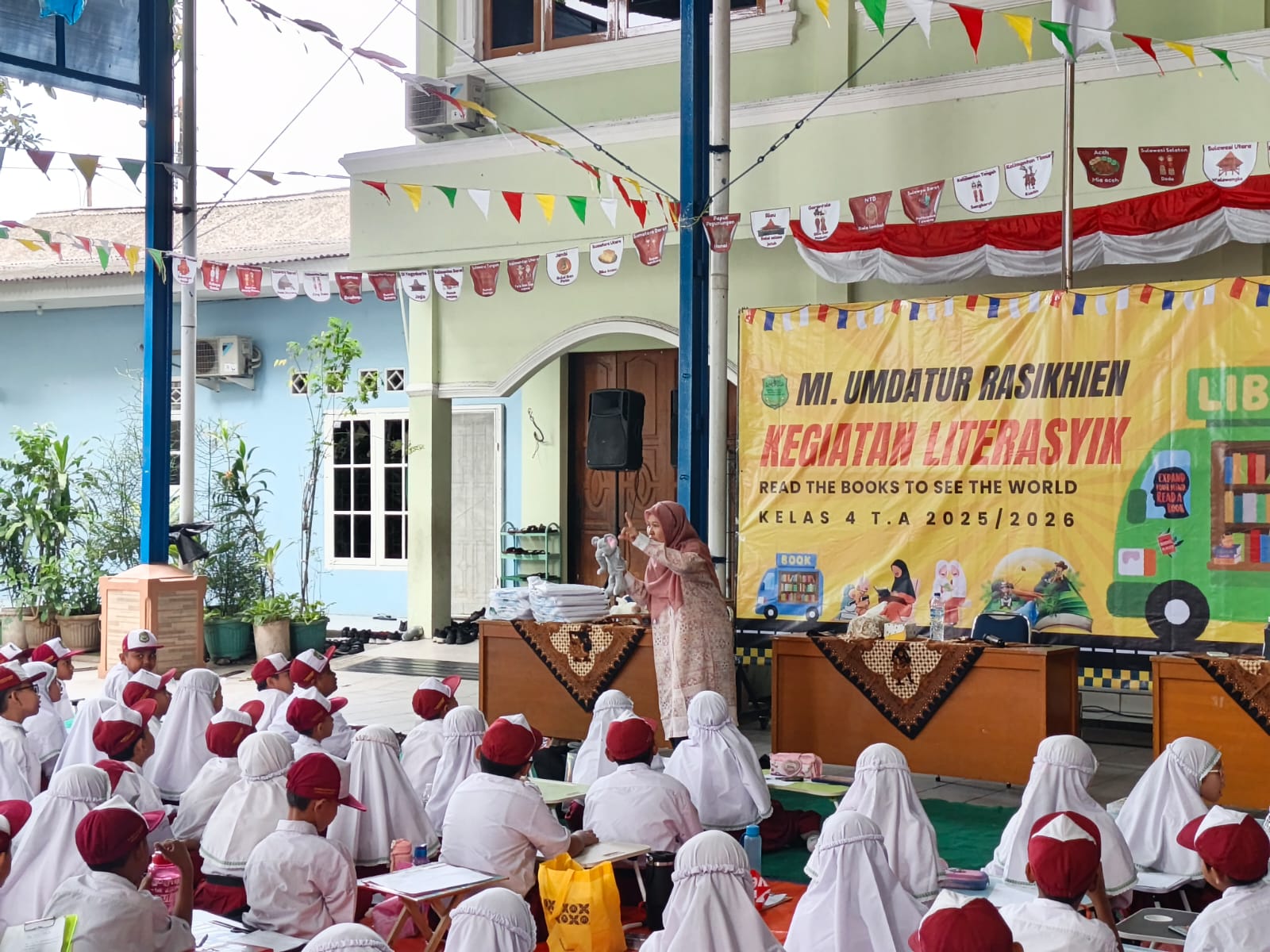 Wisata LiterAsyik Ke MI Umdatur Rasikhien